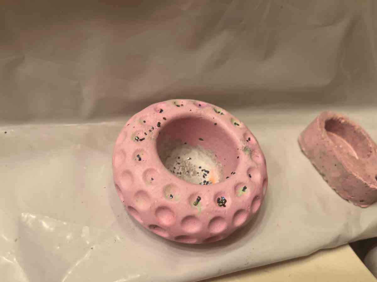 pots with plant - Perris, California - FleaMarketBay