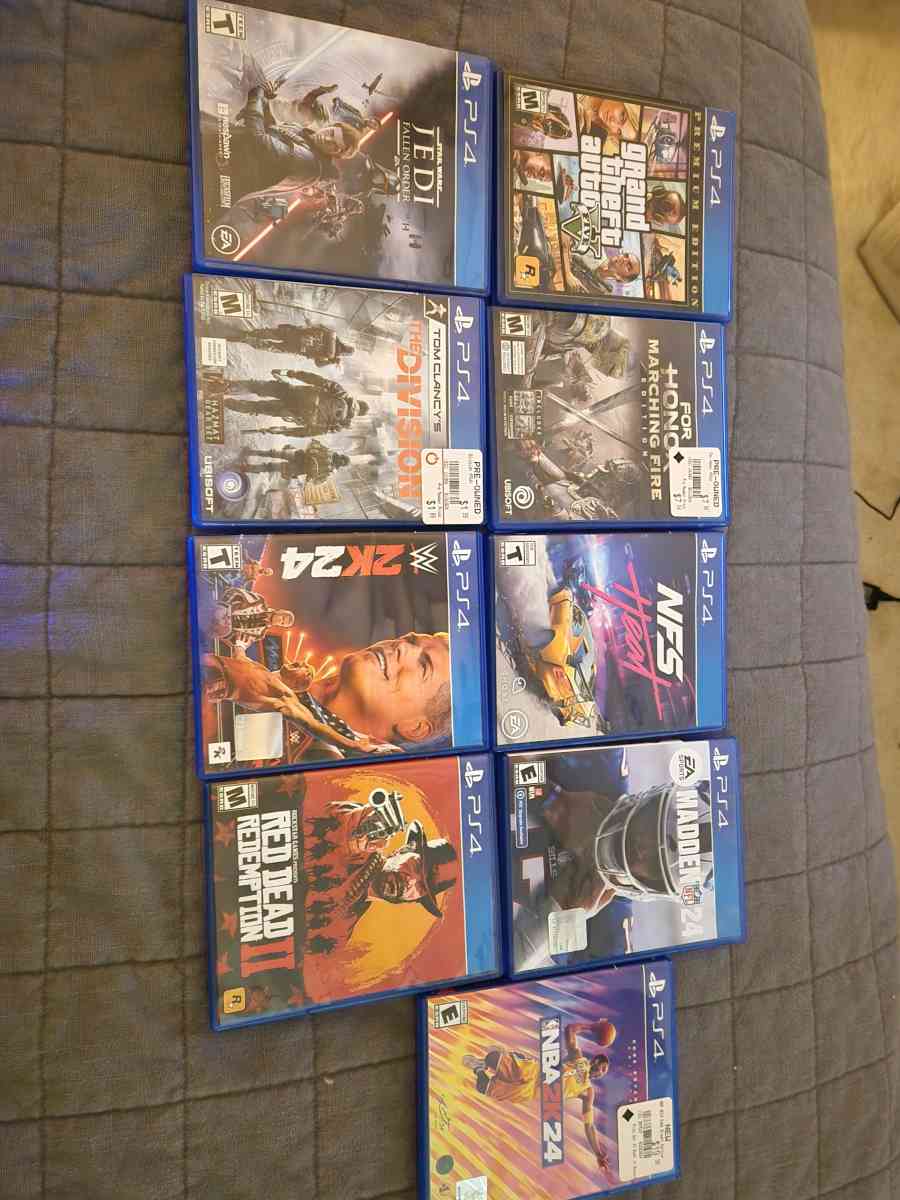 ps4 games and charging station - Cartersville, Georgia - FleaMarketBay