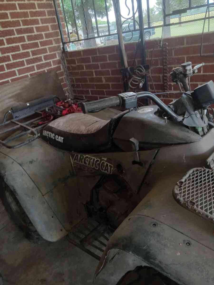 four wheeler 4by4 400 - Spiro, Oklahoma - FleaMarketBay