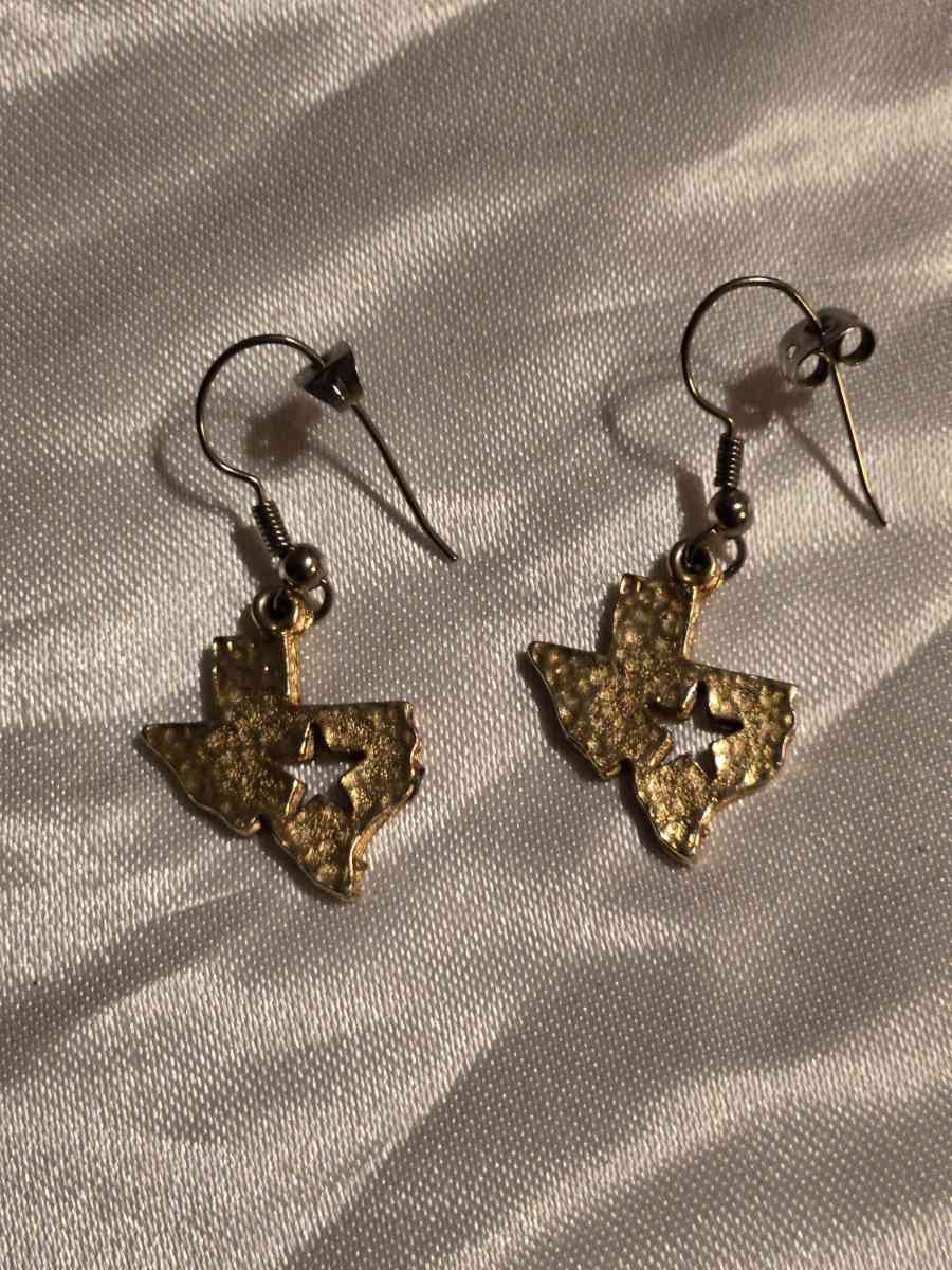 Earrings variety - Houston, Texas - FleaMarketBay