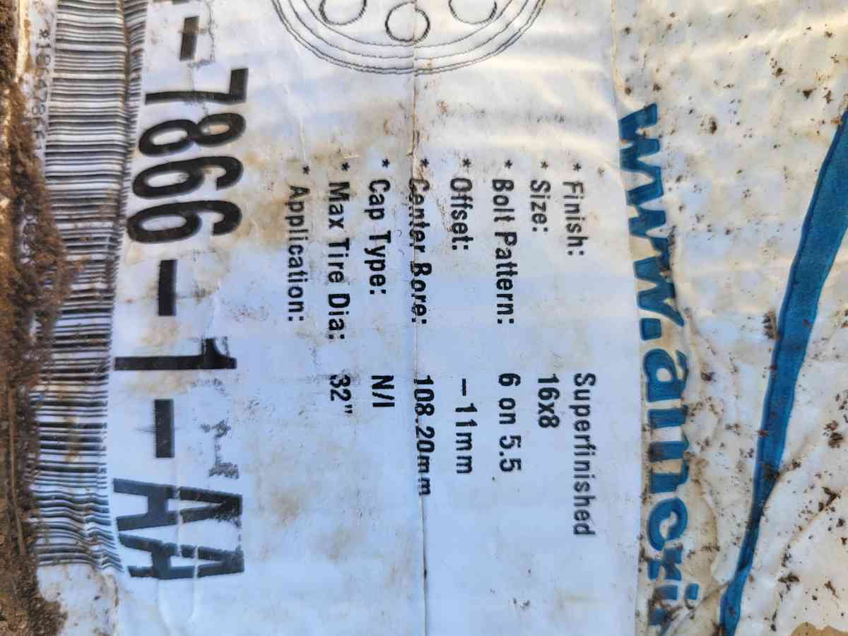 Chevy wheels - Alicia, Arkansas - FleaMarketBay