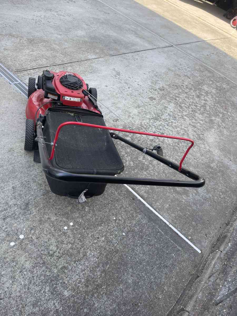 Troy bilt lawn mower - Lyndhurst, New Jersey - FleaMarketBay