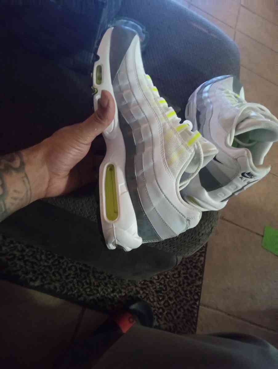 Airmax 95 - Oklahoma City, Oklahoma - FleaMarketBay