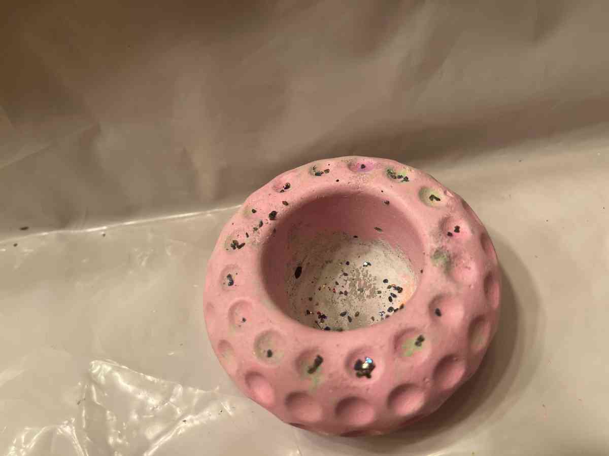 pots with plant - Perris, California - FleaMarketBay