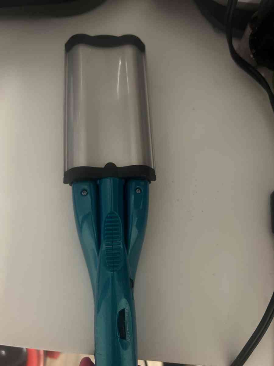 Bedhead beach waver - Pasadena, California - FleaMarketBay