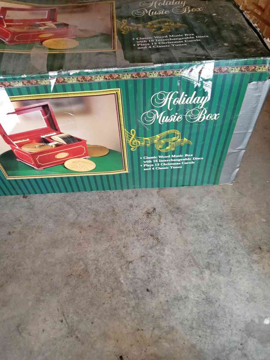 Christmas music box - Kokomo, Indiana - FleaMarketBay