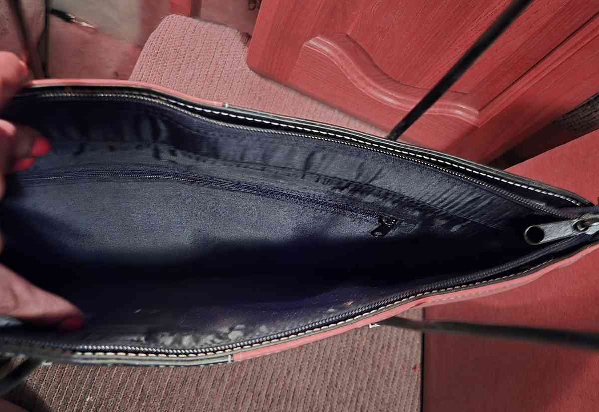 Black and Tan Tote - Houston, Texas - FleaMarketBay