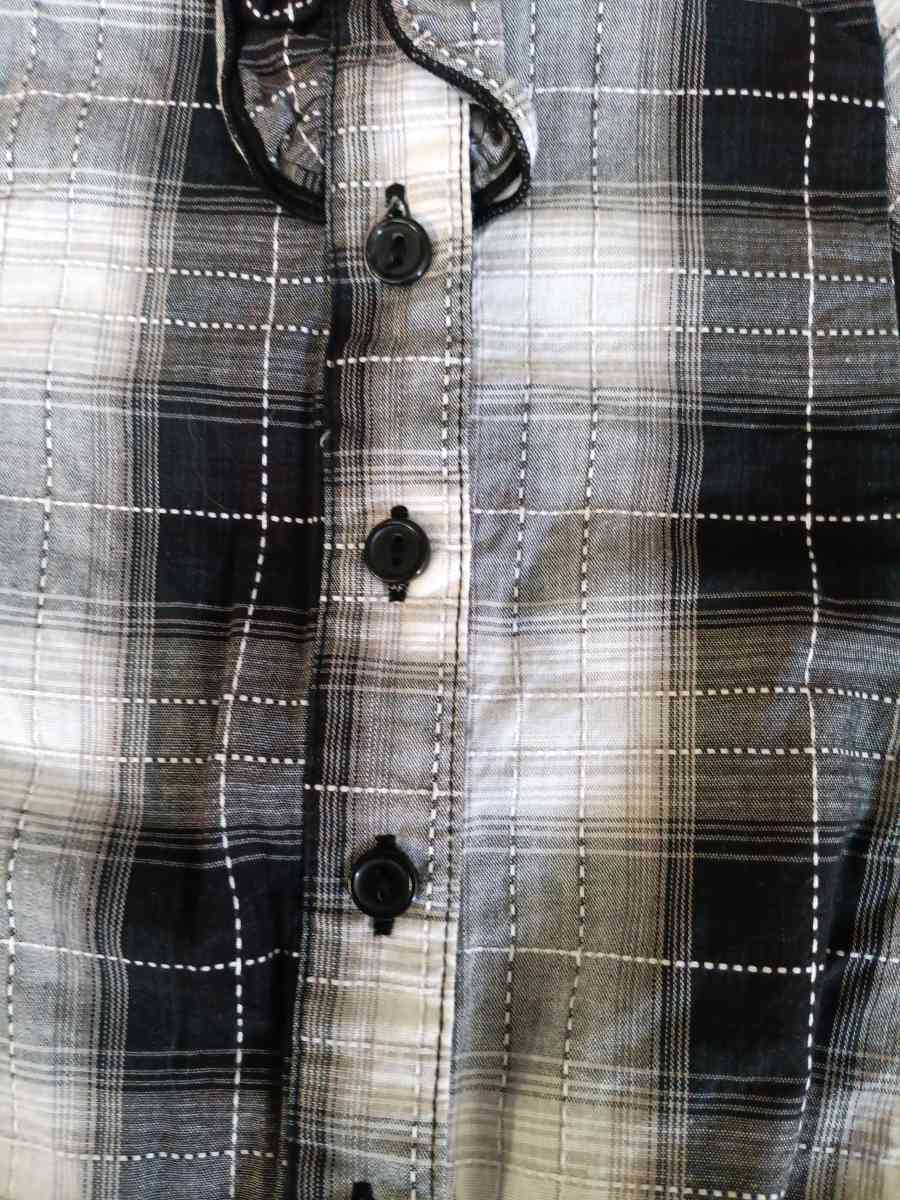 ladies top - Albion, Michigan - FleaMarketBay