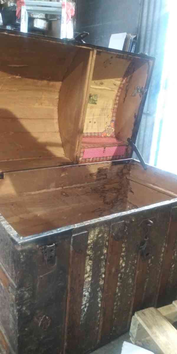 Antique Wooden Chest - Afton, Tennessee - FleaMarketBay