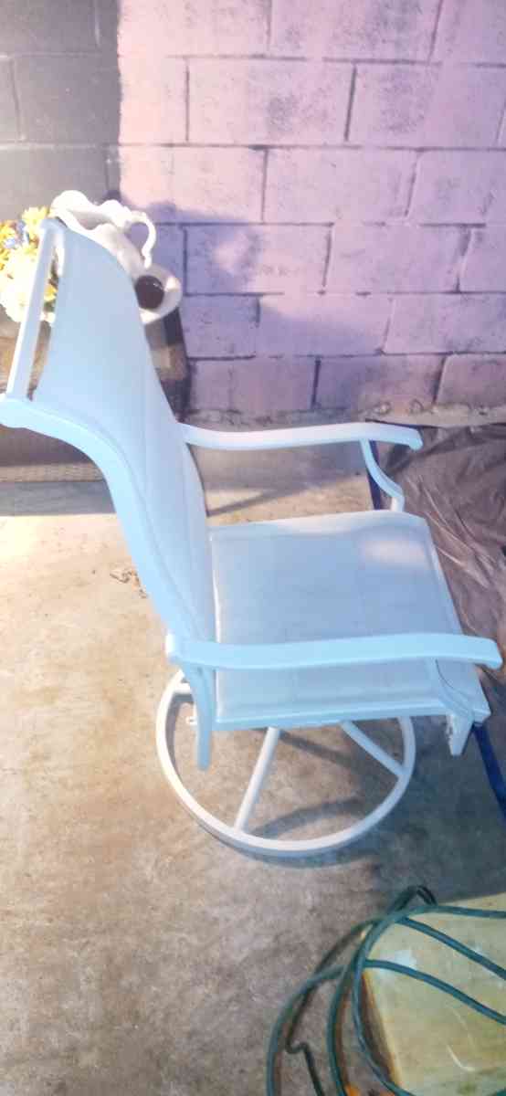 rocking spin chair - Huntsville, Alabama - FleaMarketBay