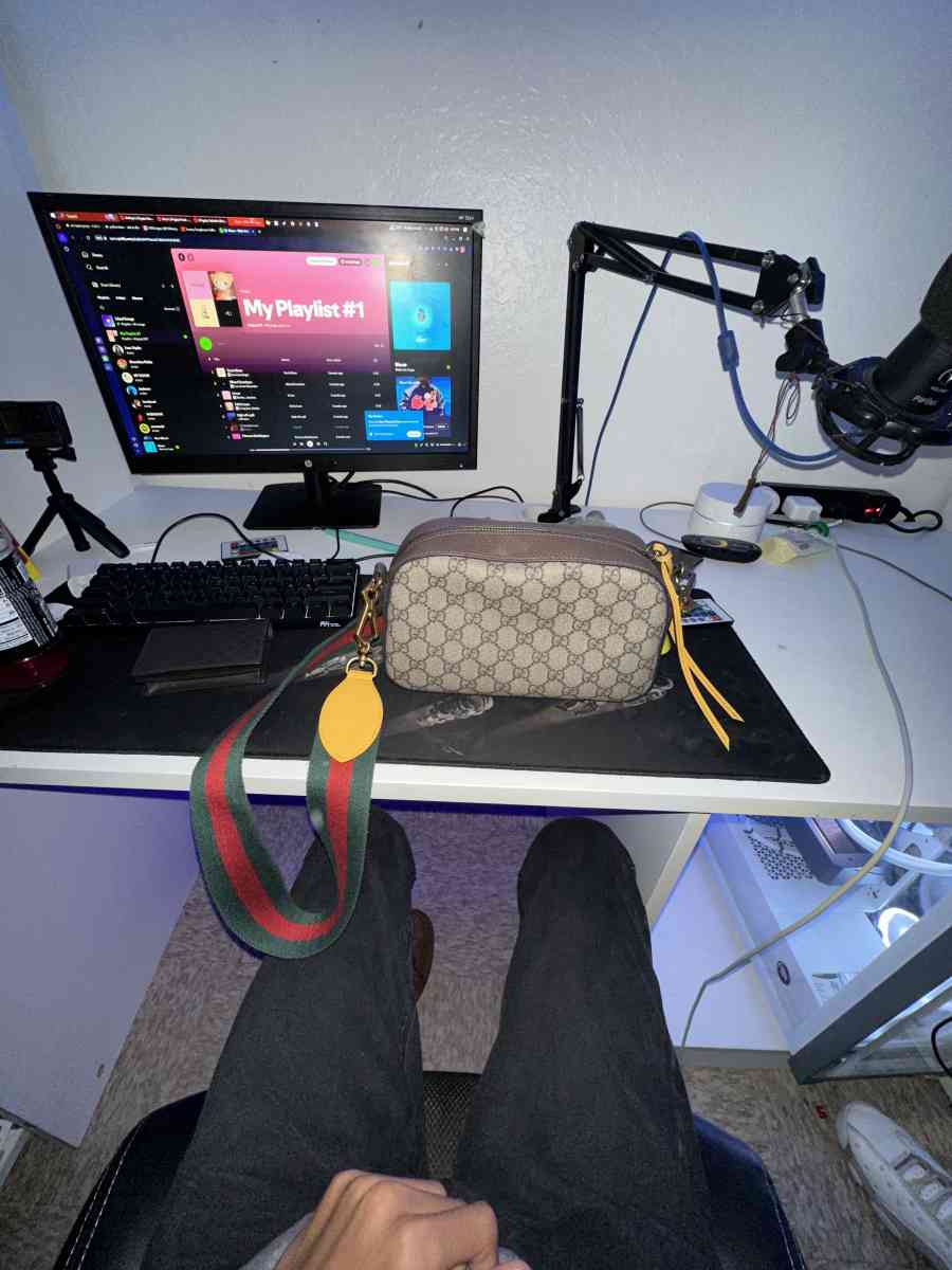 gucci purse - Fresno, California - FleaMarketBay