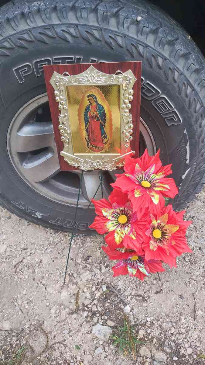 assorted flowers stands  virgin Mary pot - Abilene, Texas - FleaMarketBay