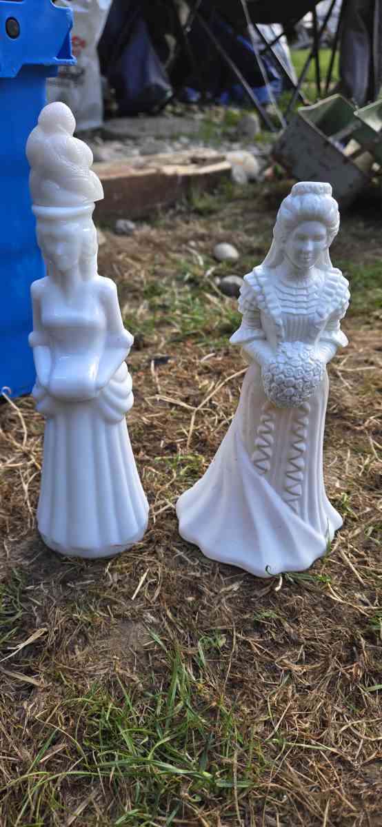 collectable Avon bath oil and cologne - Olympia, Washington - FleaMarketBay