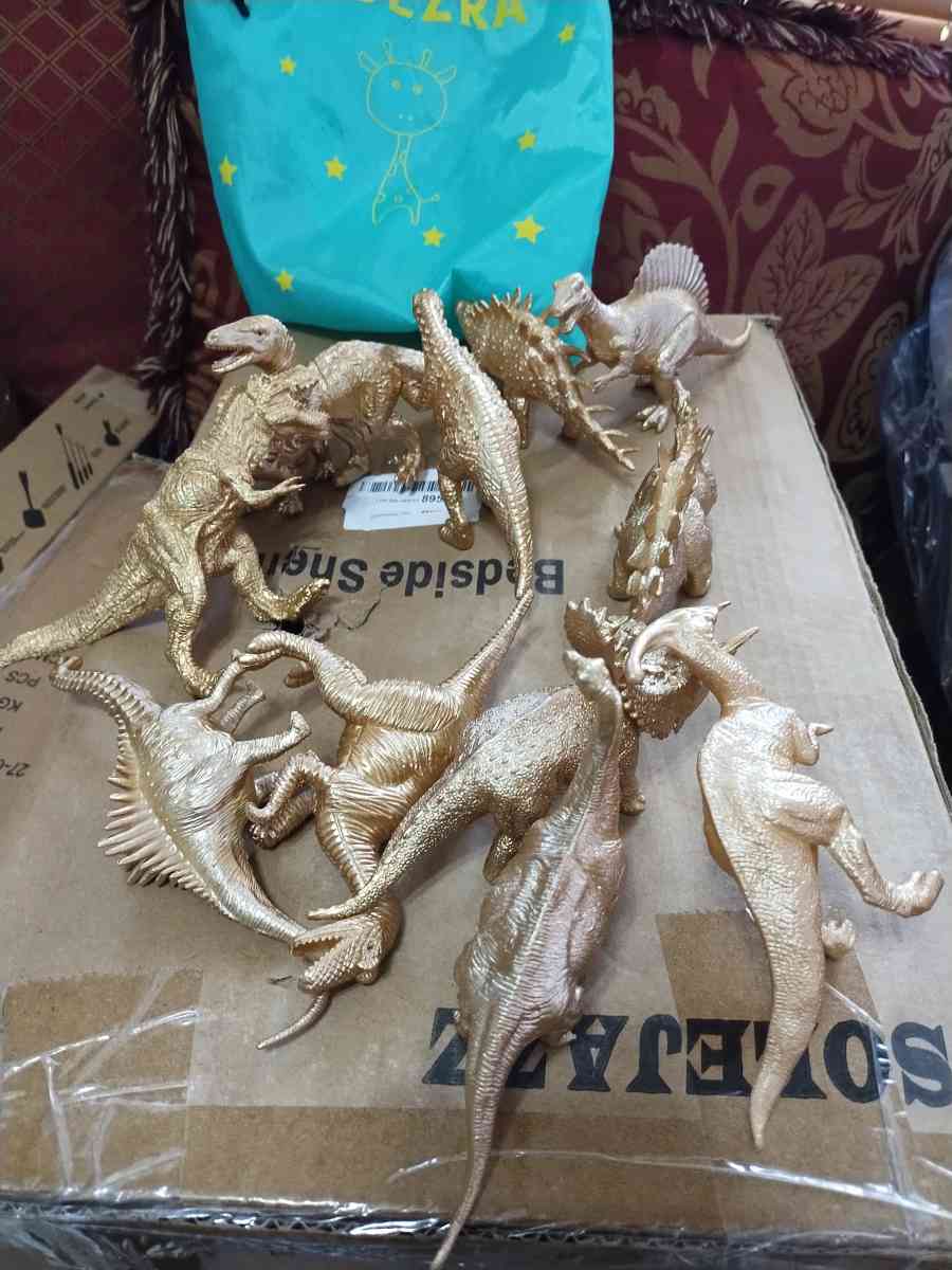 11 PC gold plastic metallic dinosaur - Orlando, Florida - FleaMarketBay
