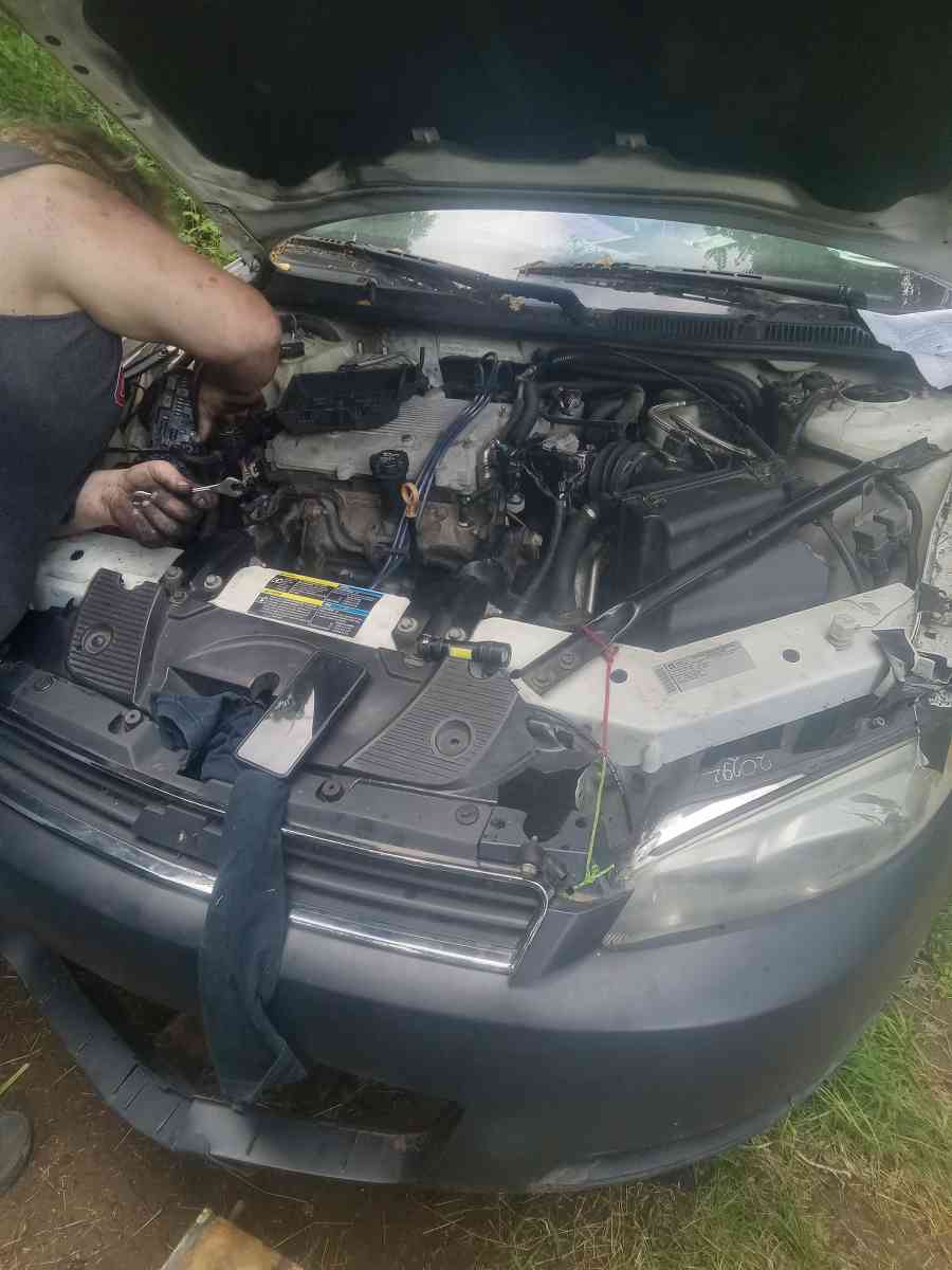 2010 chevy impala - Sale Creek, Tennessee - FleaMarketBay