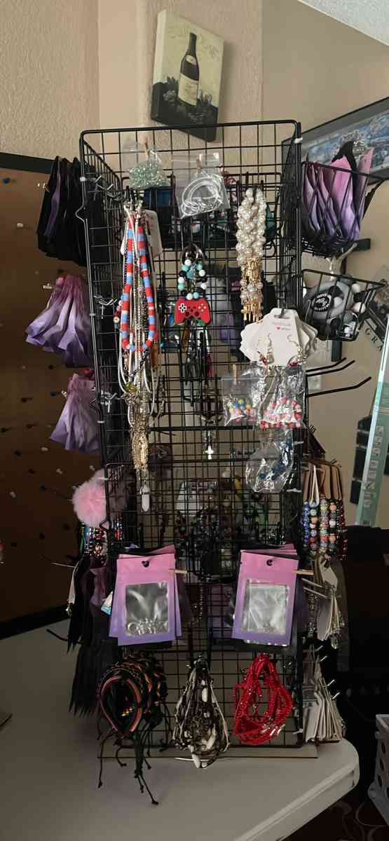 handmade jewelry and more - Yuba City, California - FleaMarketBay
