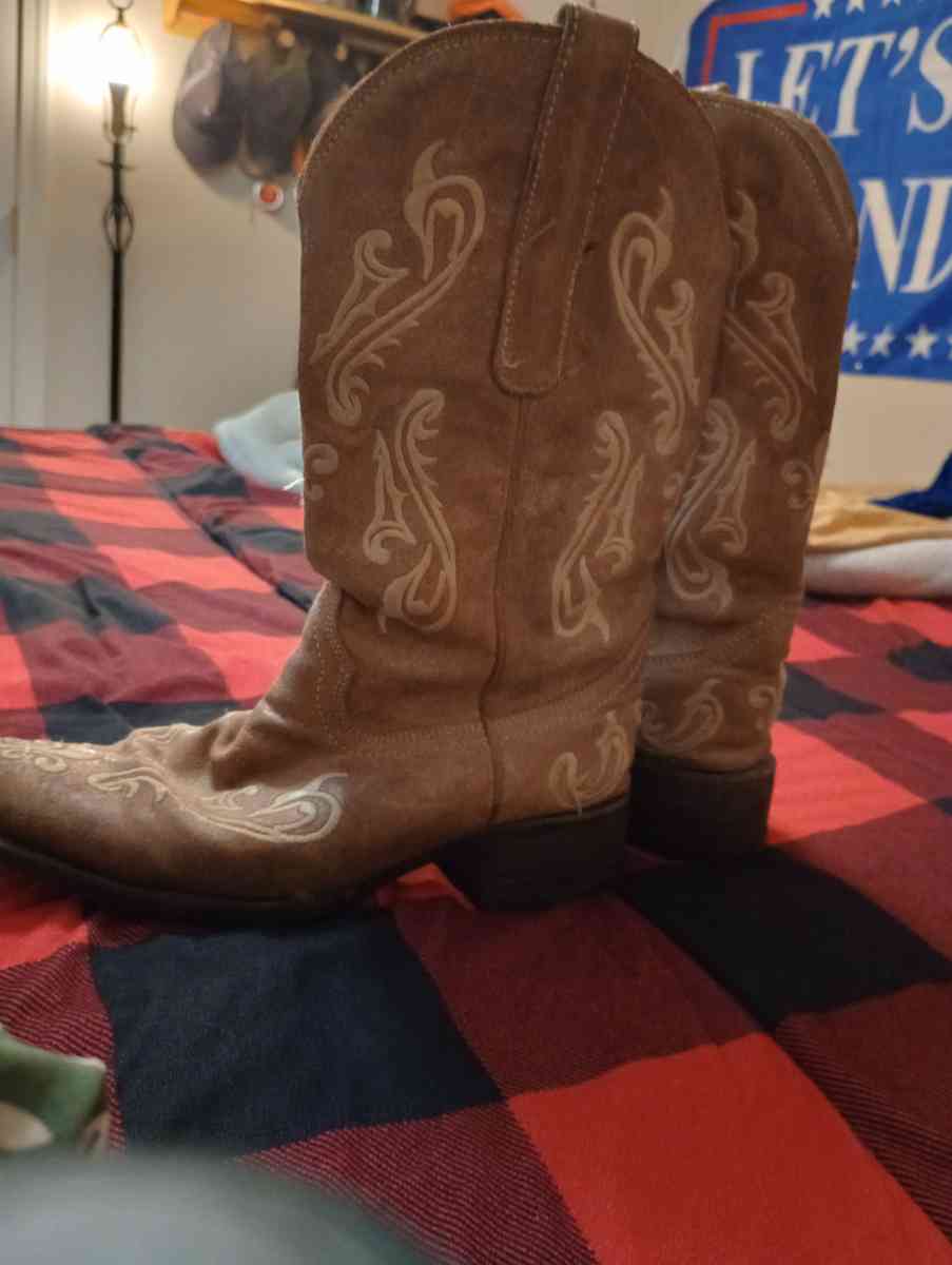 Womens Western Square Toe Boots Size 7 - Lumberton, Texas - FleaMarketBay