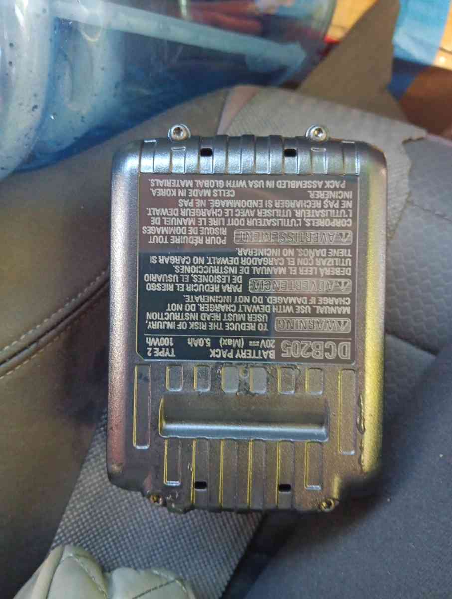 Dewalt New battery - Melrose Park, Illinois - FleaMarketBay