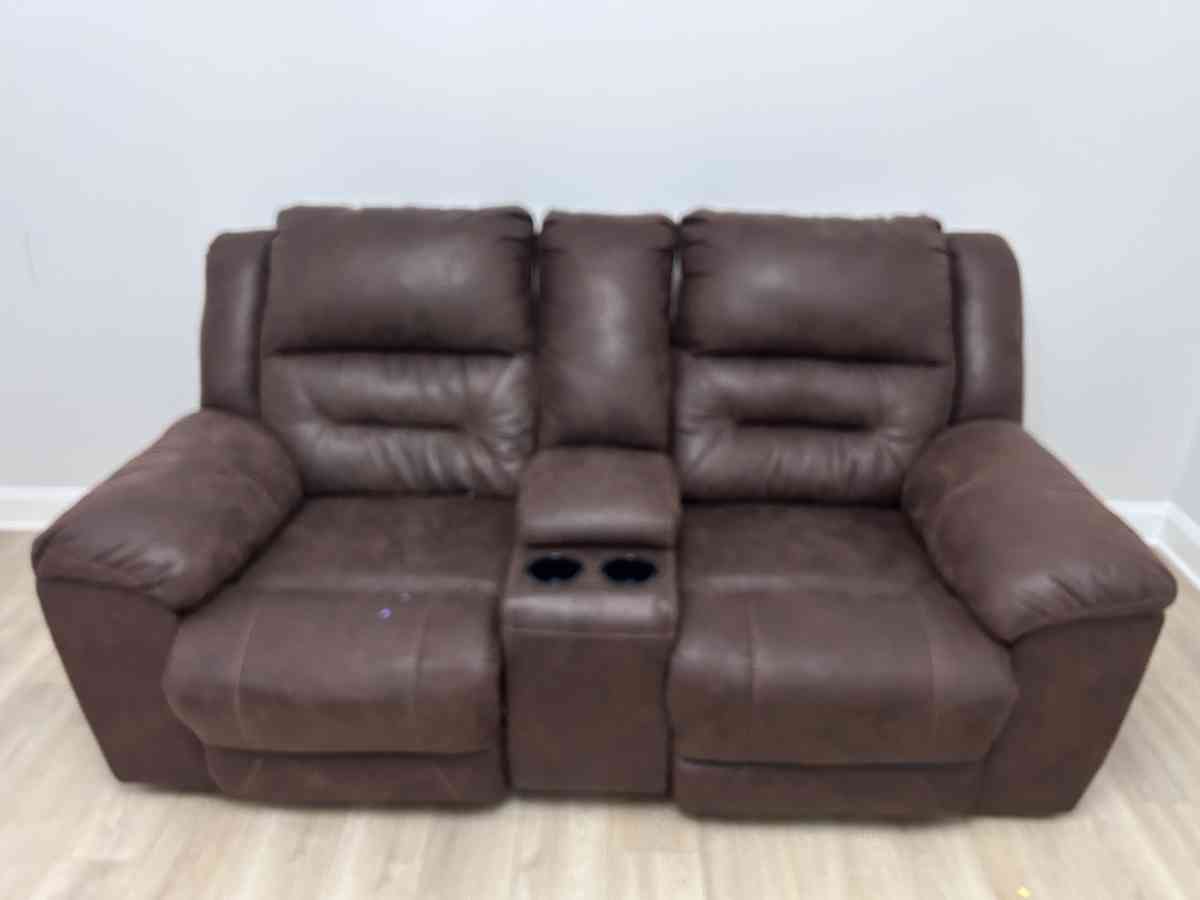 Recliner 2seat sofa - Cumming, Georgia
