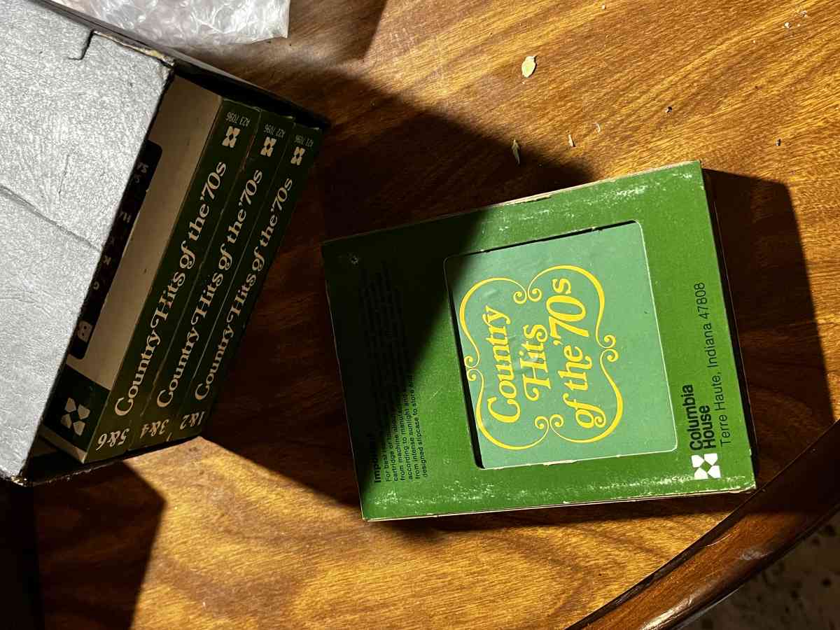 Country Hits of the 70s 8 tracks - Carrollton, Ohio - FleaMarketBay