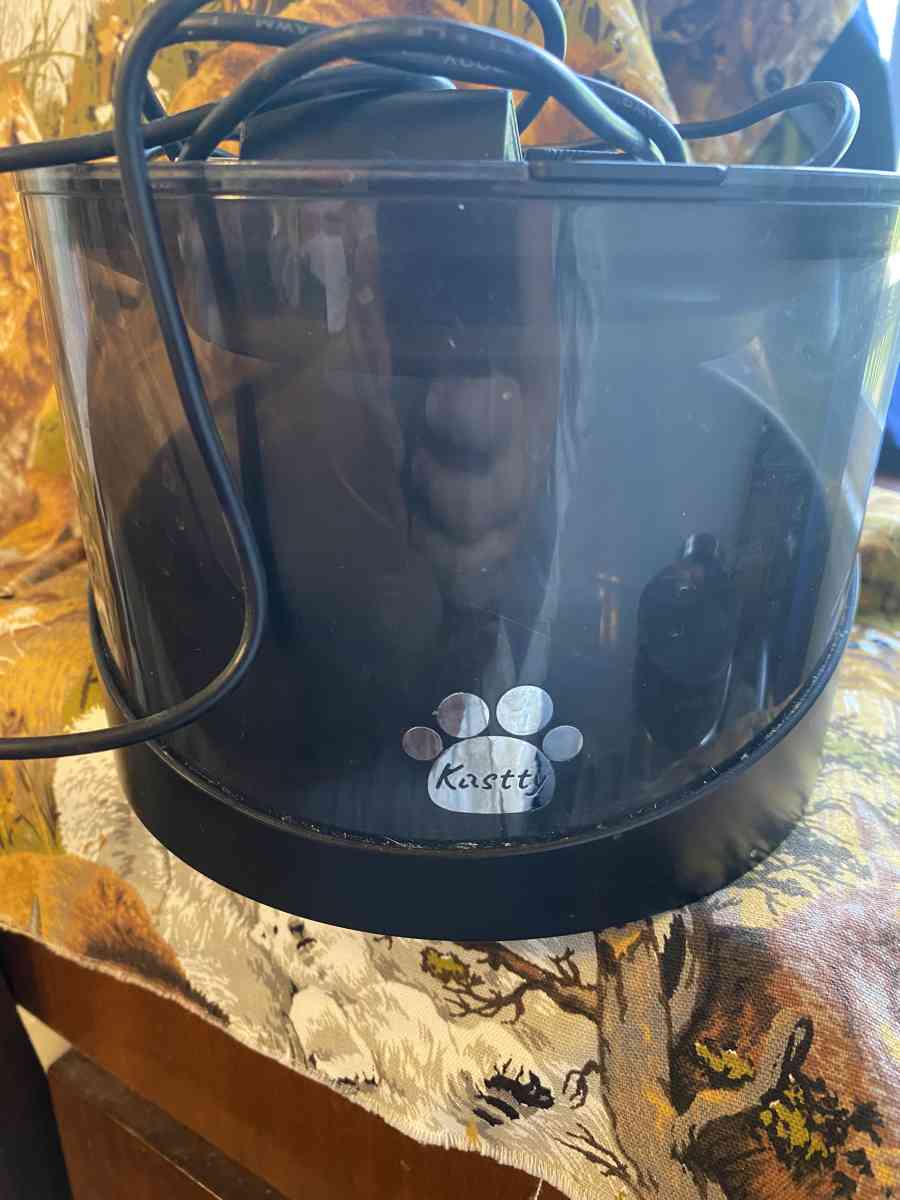 Kastty electric cat water bowl - Roanoke, Virginia - FleaMarketBay