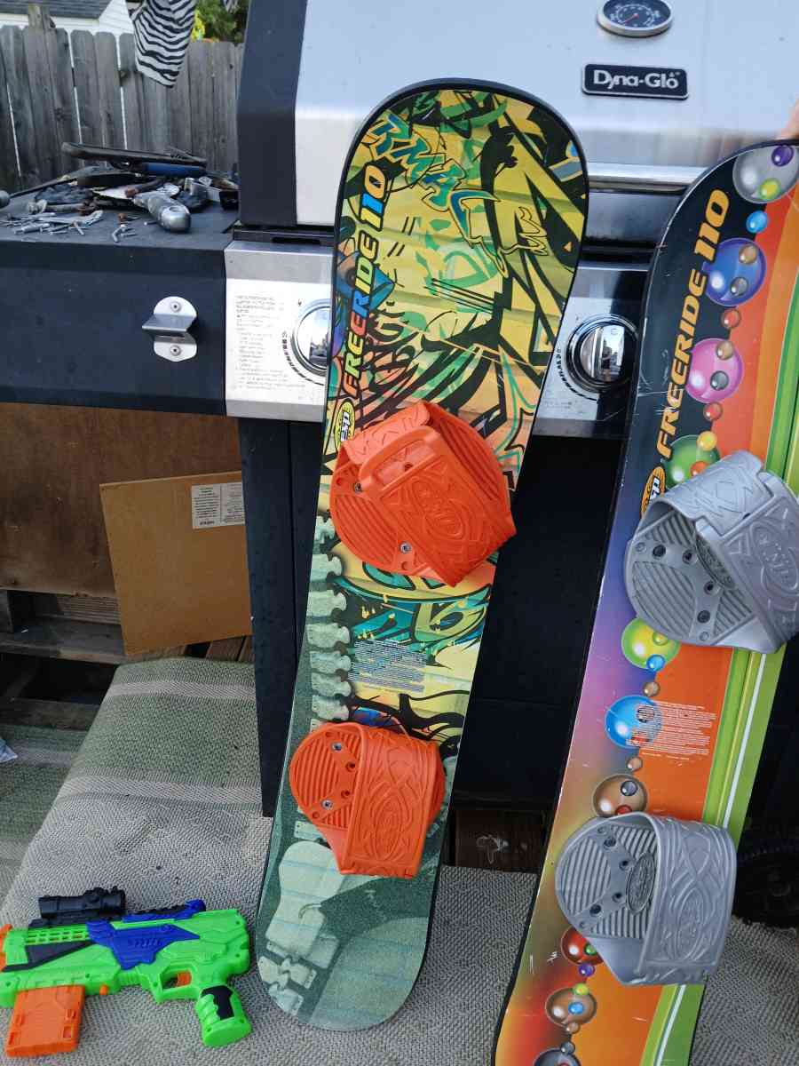 snowboards - Youngstown, Ohio - FleaMarketBay