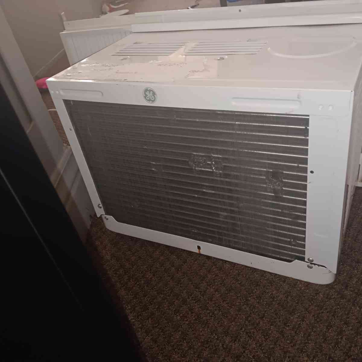 new 8000 btu smart air conditioner - Atchison, Kansas - FleaMarketBay