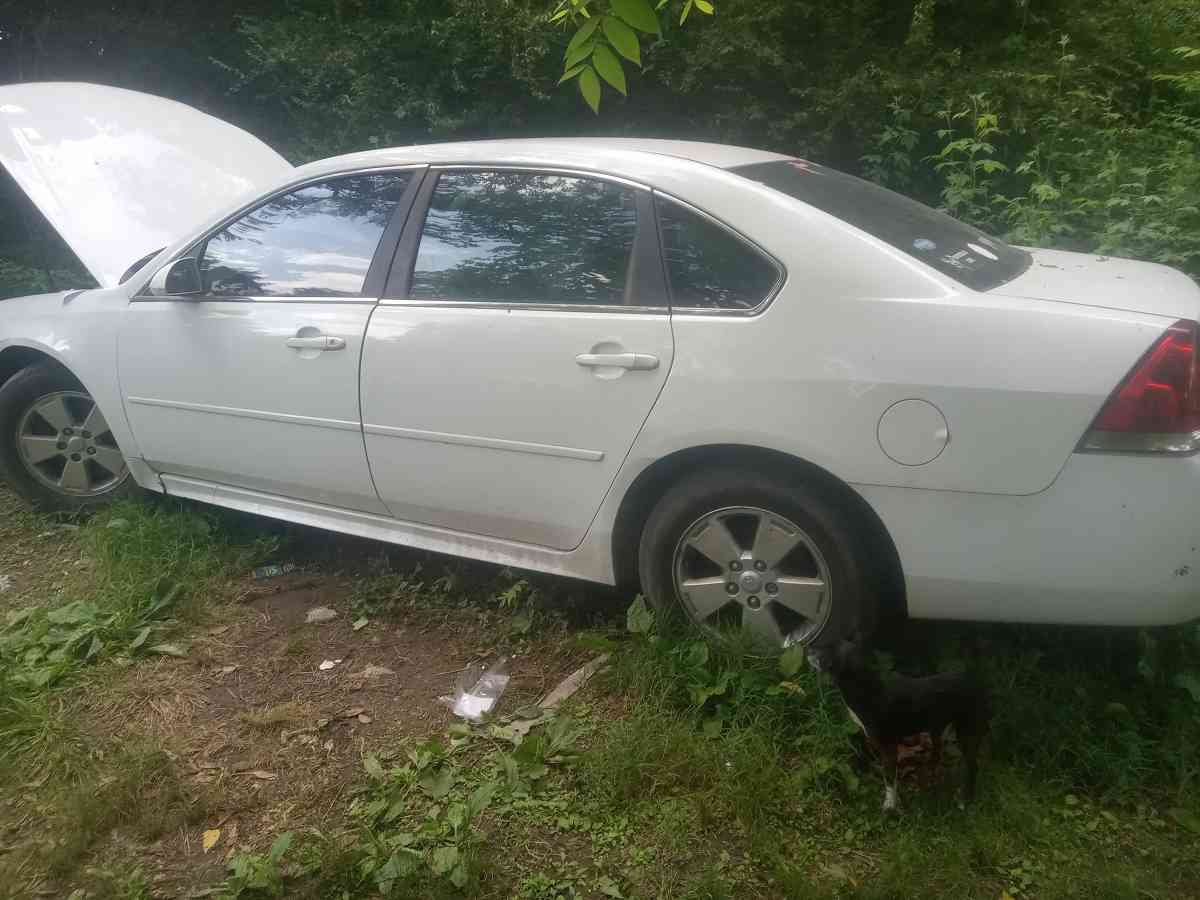 2010 chevy impala - Sale Creek, Tennessee - FleaMarketBay