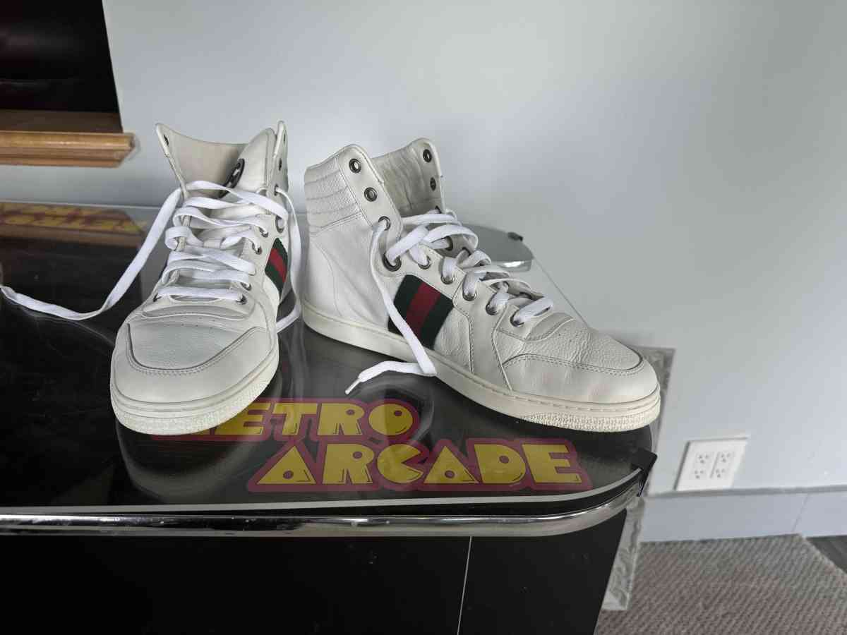 Gucci - Hibbing, Minnesota - FleaMarketBay