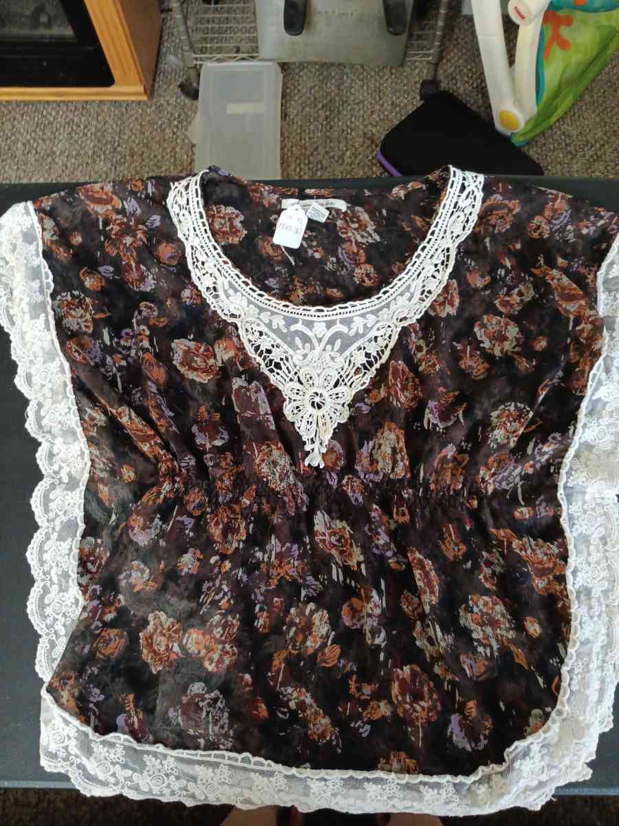 boho top - Albion, Michigan