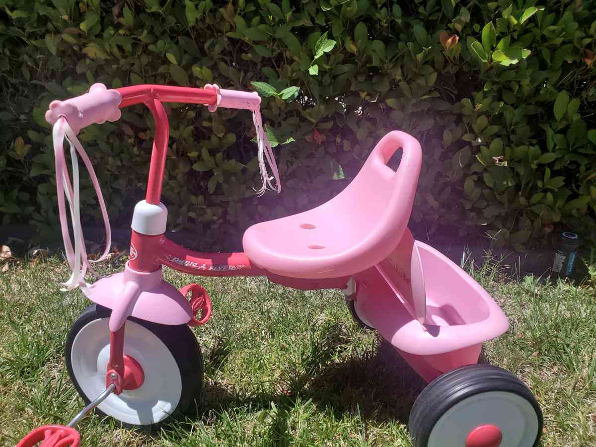 Radio Flyer tricycle - Pittsburg, California - FleaMarketBay