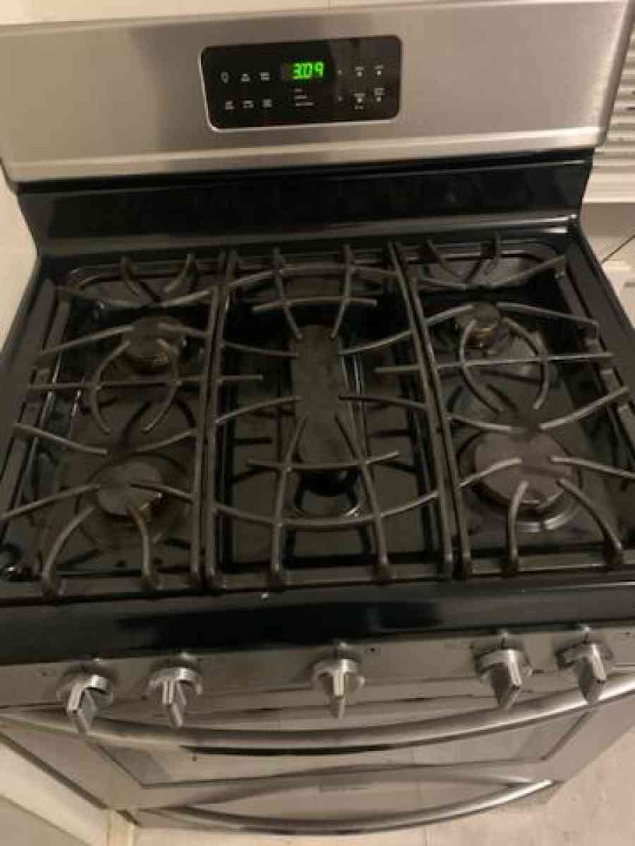 gas stove and refrigerator - Cleveland, Ohio - FleaMarketBay