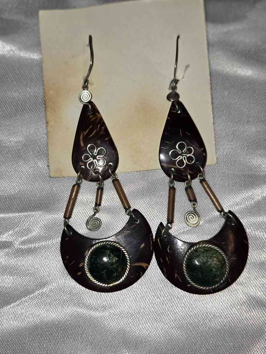 Earrings variety - Houston, Texas - FleaMarketBay