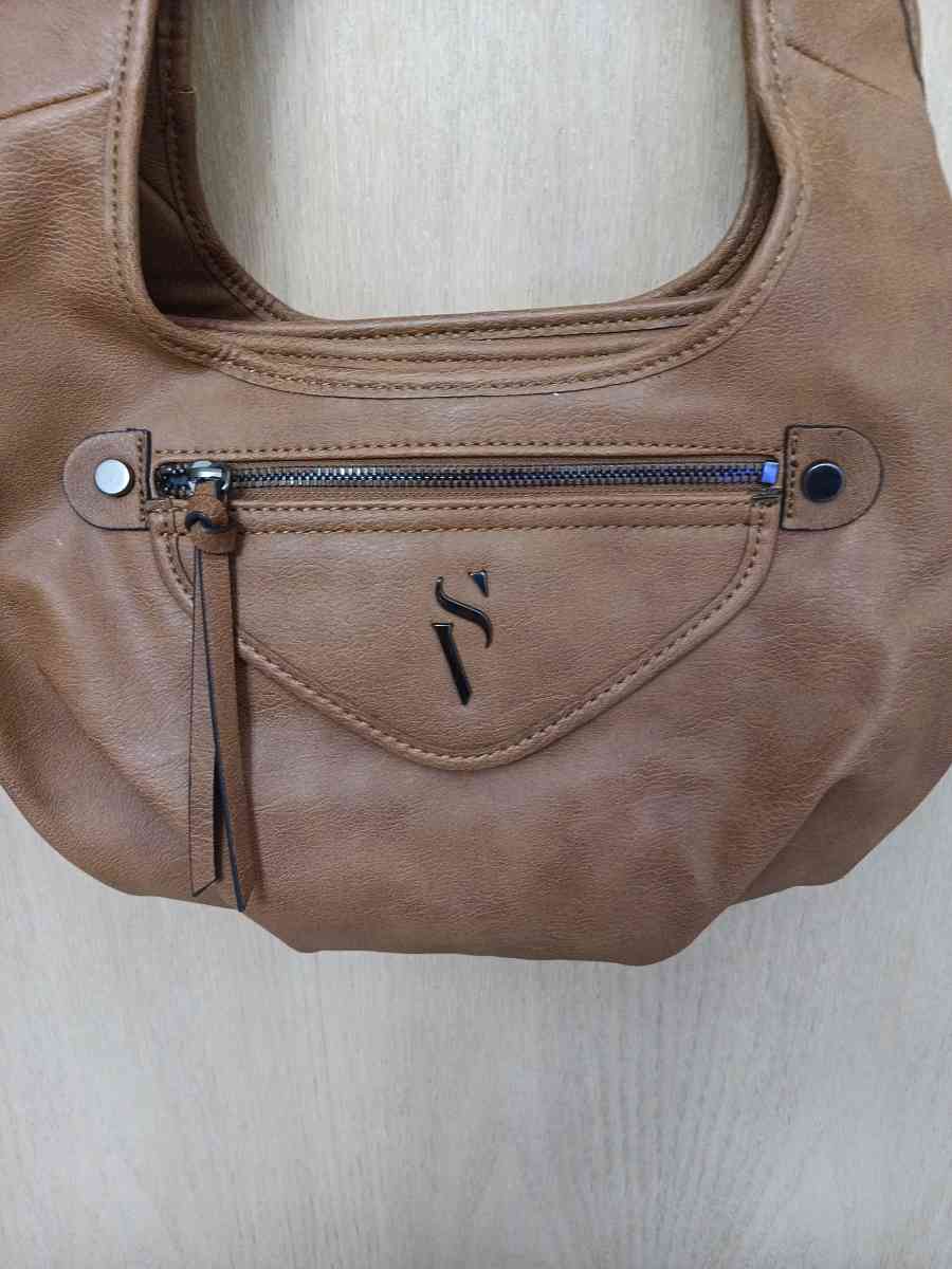 Vera Wang purse - Friday Harbor, Washington - FleaMarketBay