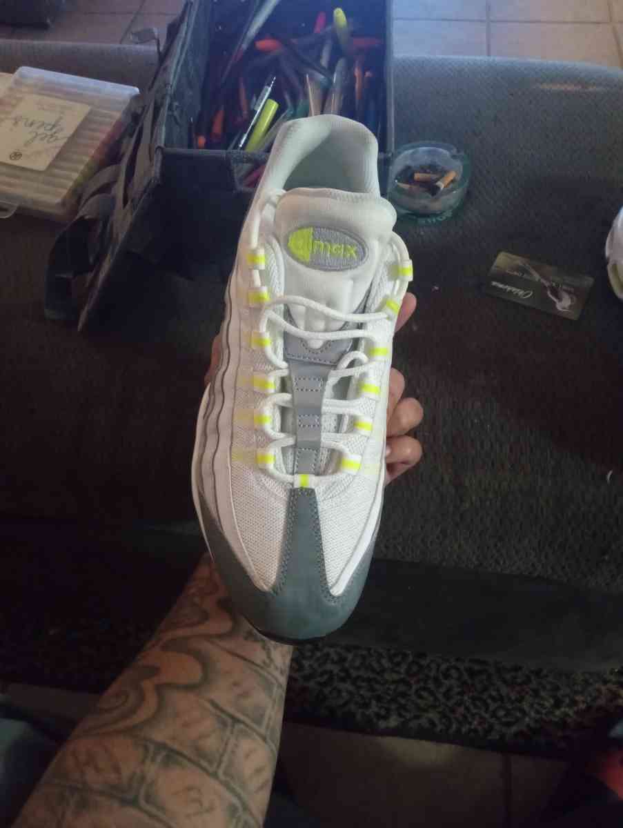 Airmax 95 - Oklahoma City, Oklahoma - FleaMarketBay