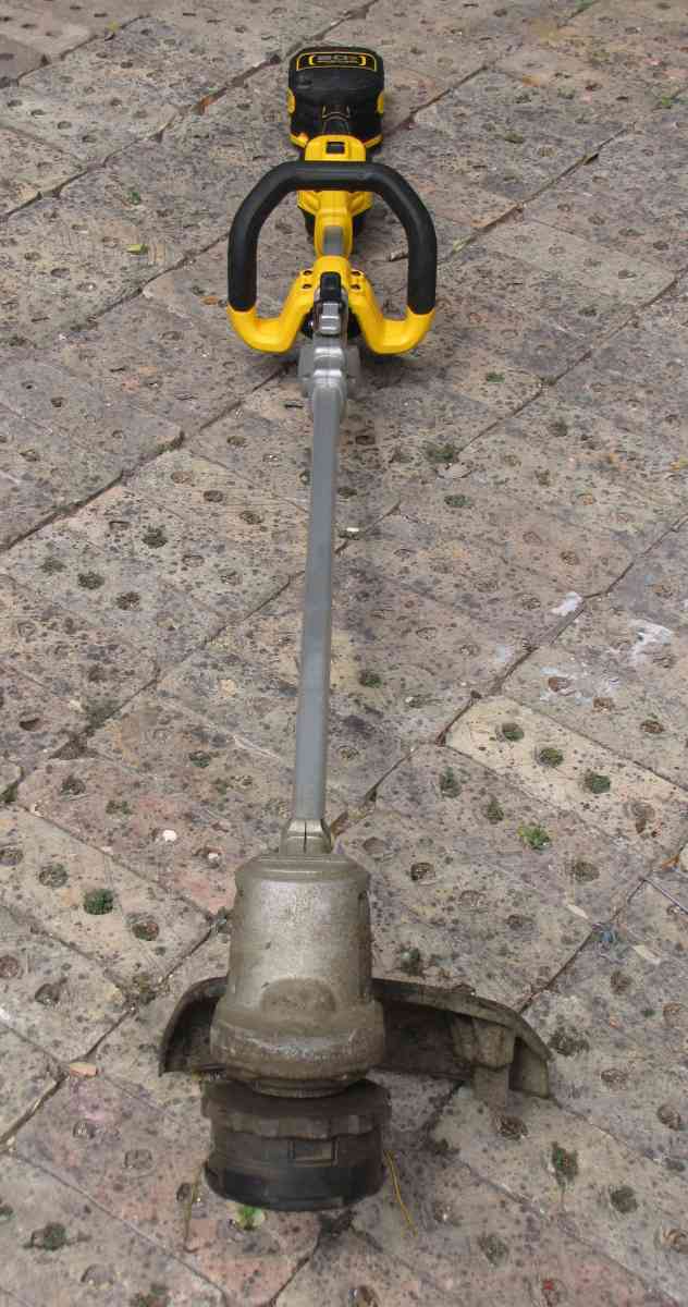 Dewalt String Trimmer  and weedeater - San Antonio, Texas - FleaMarketBay