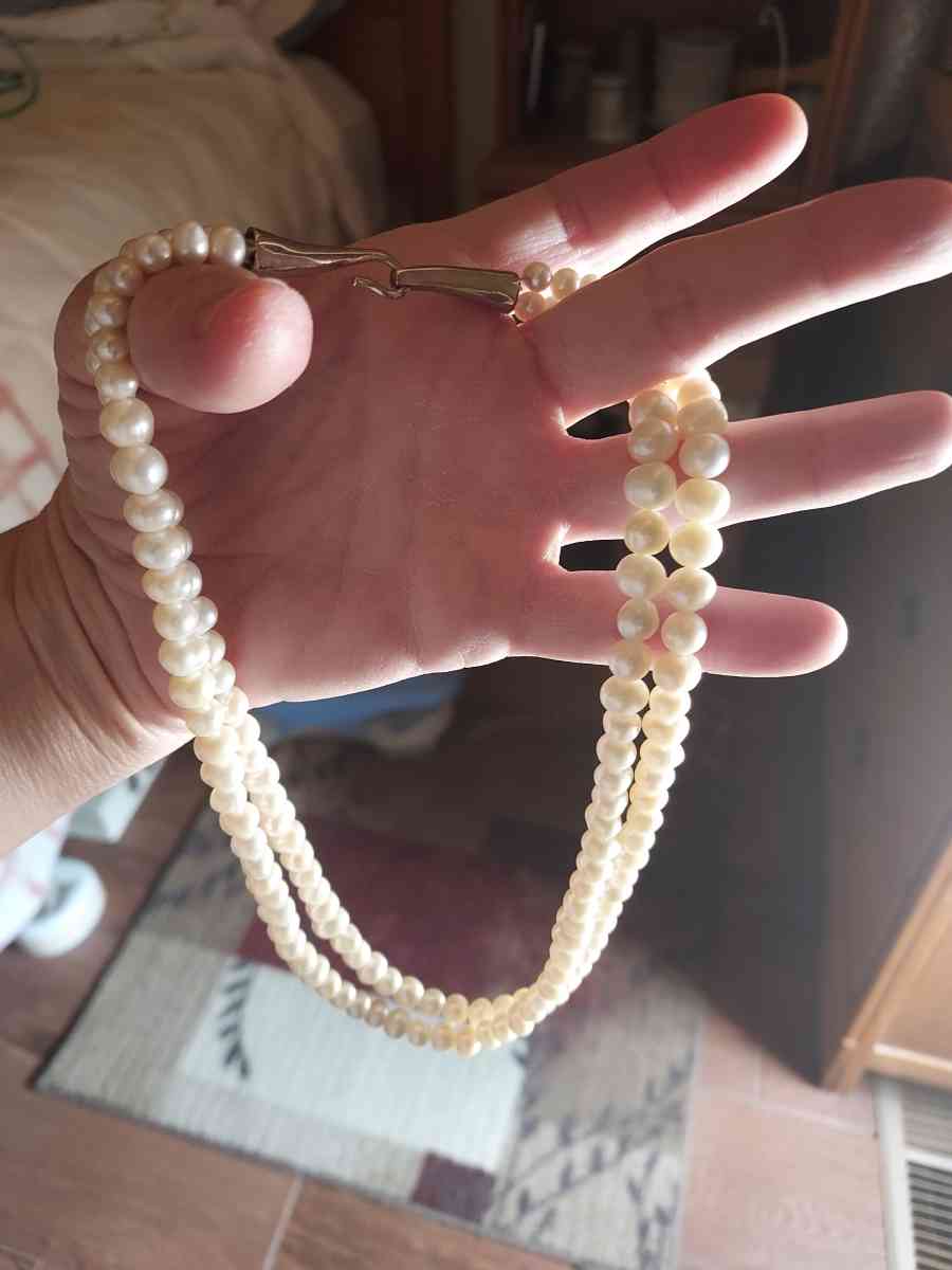 vintage double strand pearls - Albuquerque, New Mexico - FleaMarketBay