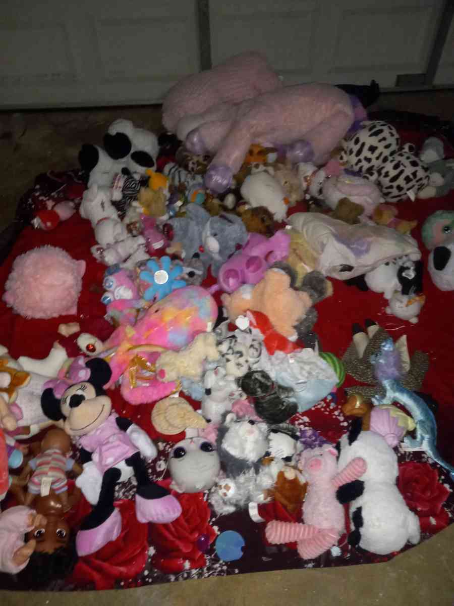 girl  toys baby stuff - Alicia, Arkansas - FleaMarketBay