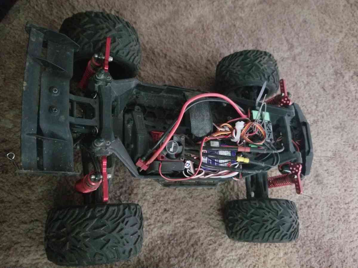 1 10th scale truck rc - Oroville, California - FleaMarketBay