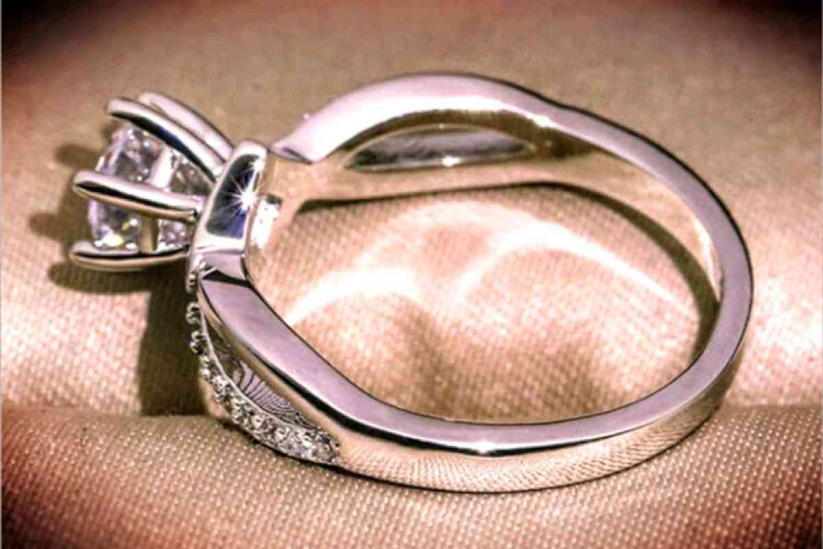 Womens Ring - Decatur, Illinois - FleaMarketBay