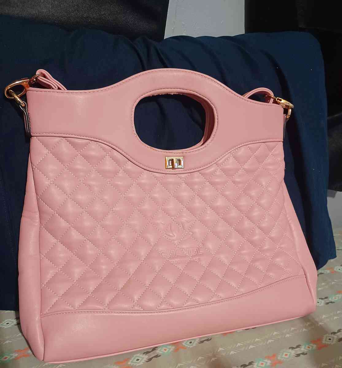 Chanel  bag - Franklin, Ohio - FleaMarketBay