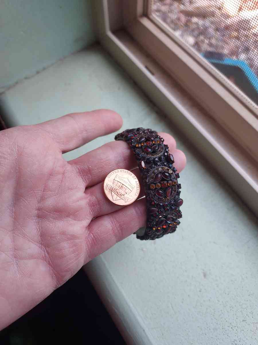sorrelli cuff hand set crystals Vintage  against bronze - Albuquerque, New Mexico - FleaMarketBay