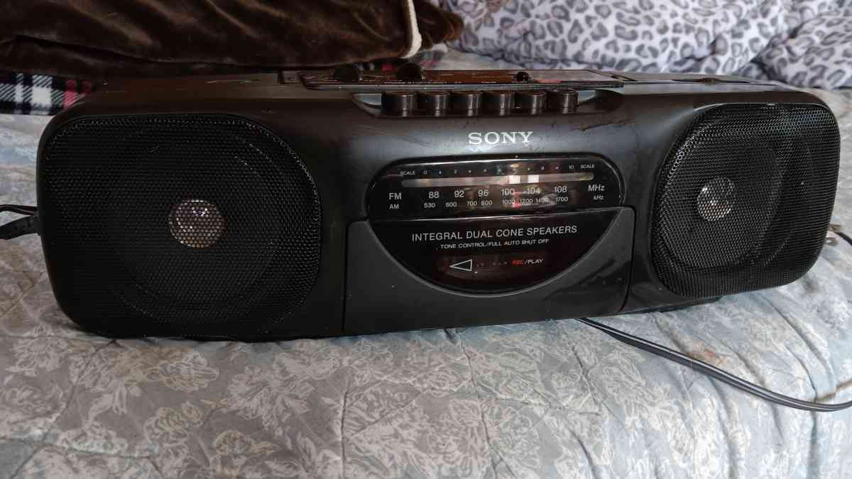 amfm radio - Norco, California