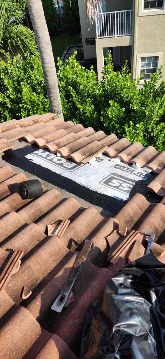roof repair - Boca Raton, Florida - FleaMarketBay