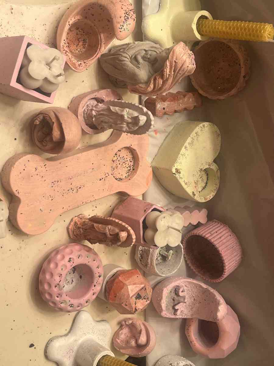 beautiful crafts for a present under 15 - Perris, California - FleaMarketBay