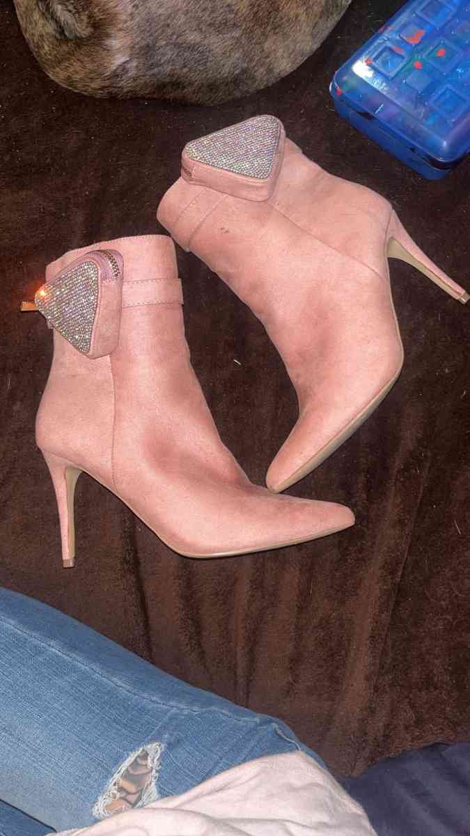 Rouge Helium Heel Booties