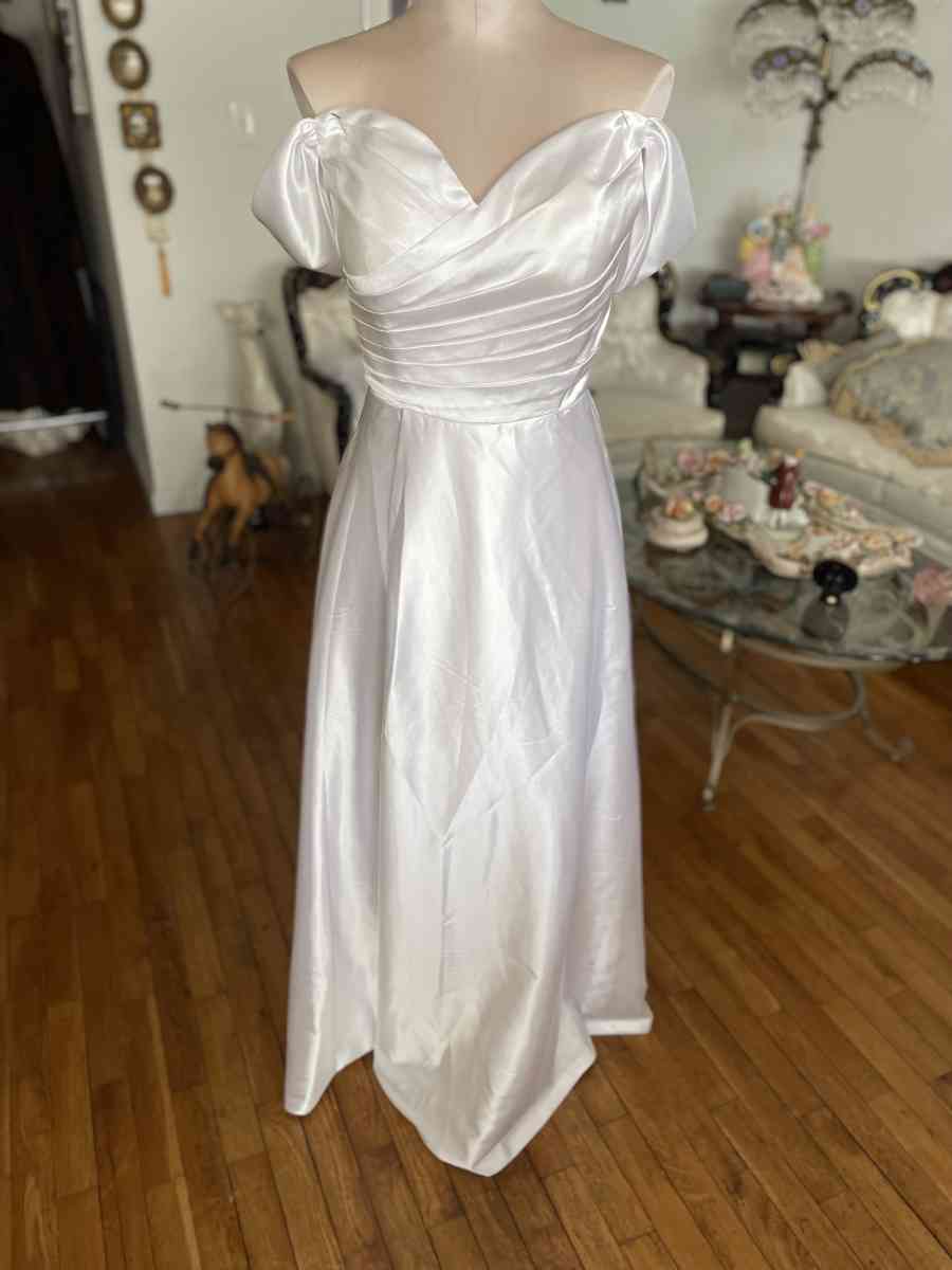 size 10 white wedding gown corset back NEW - Elizabeth, New Jersey