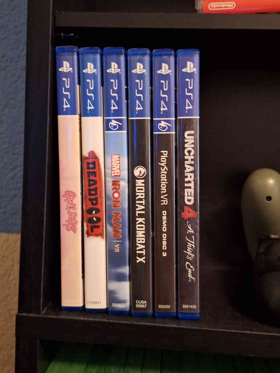 PS4 with 2 controllers - Chandler, Arizona - FleaMarketBay