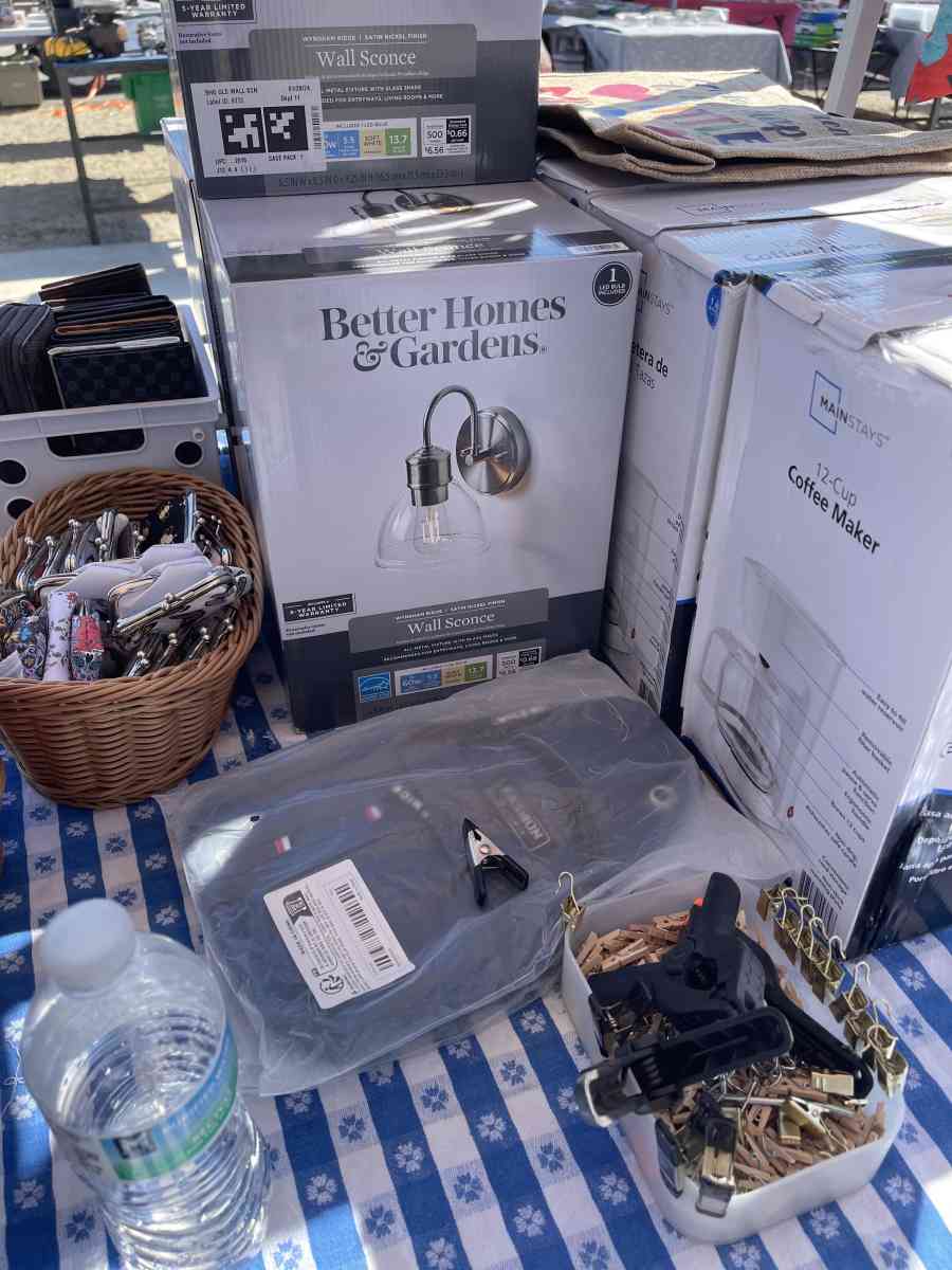 All brand new stuff from household goods to jewelry - Yuba City, California - FleaMarketBay