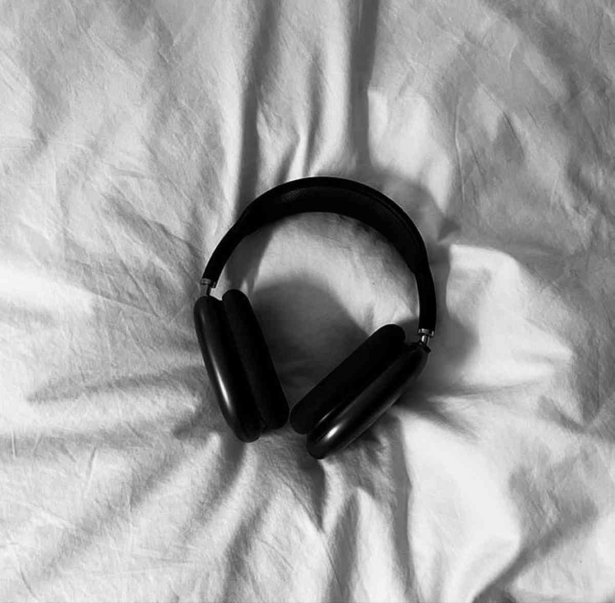 Apple Airpods Black - Boise, Idaho - FleaMarketBay